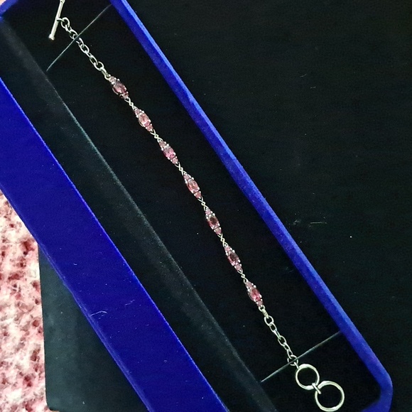 Tanzanian Wine Garnet Toggle Bracelet in 925 Sterling Silver - Picture 1 of 8